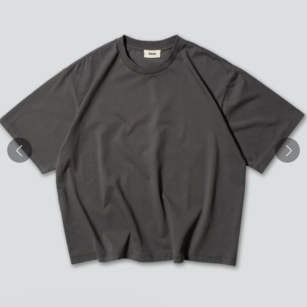 Elwood tee